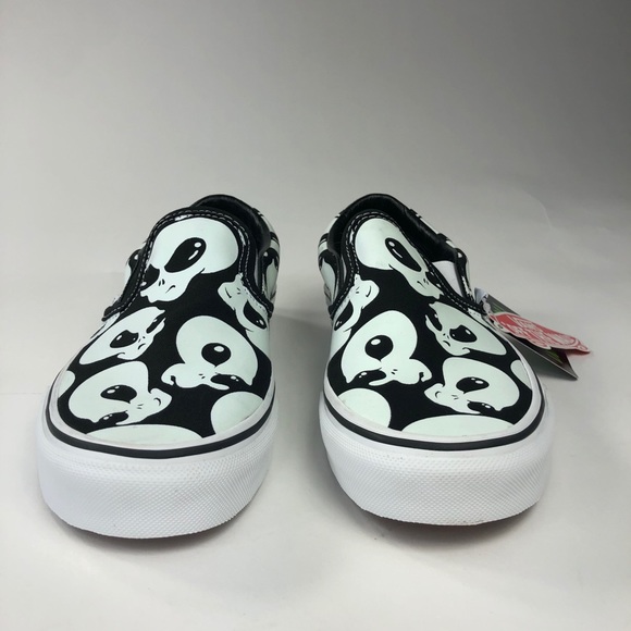 Vans Off The Wall Classic Slip On ‘Alien Ghosts’ - Picture 3 of 10